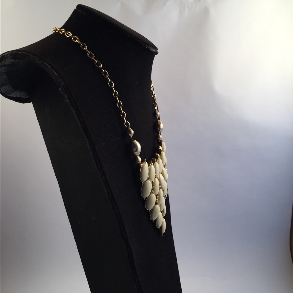 Lucky Brand  necklace gold and ivory colored beads - Picture 3 of 5
